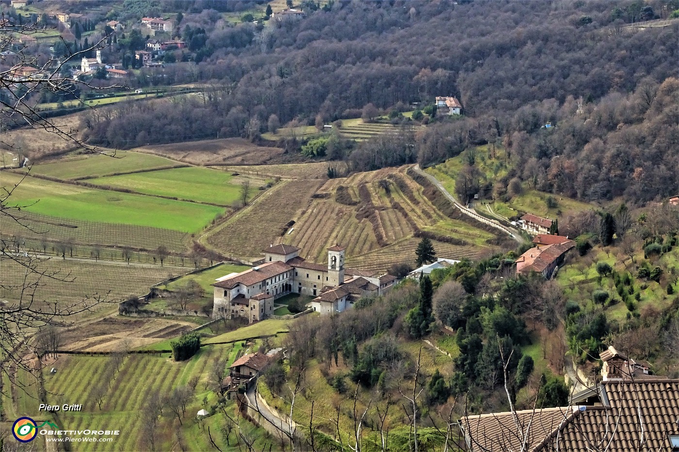 51 Vista sul Monastero di Astino.JPG